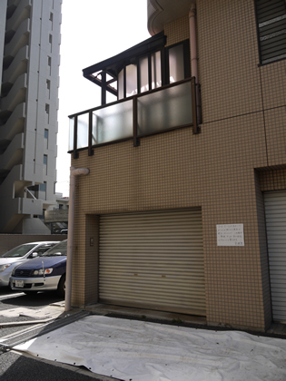 外壁リノベーション前 ガレージ